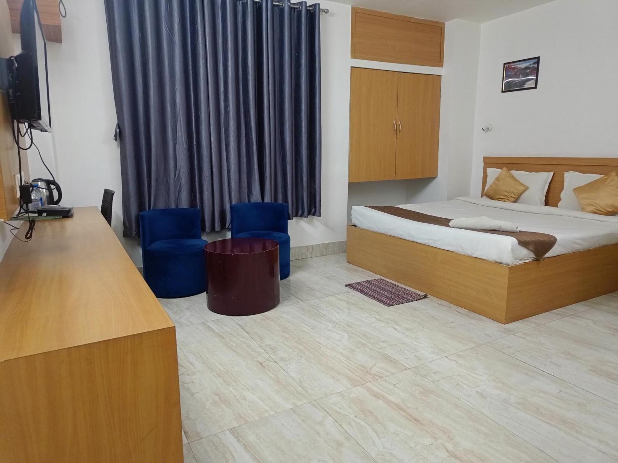 Hotel Mirana Guwahati Ngoại thất bức ảnh